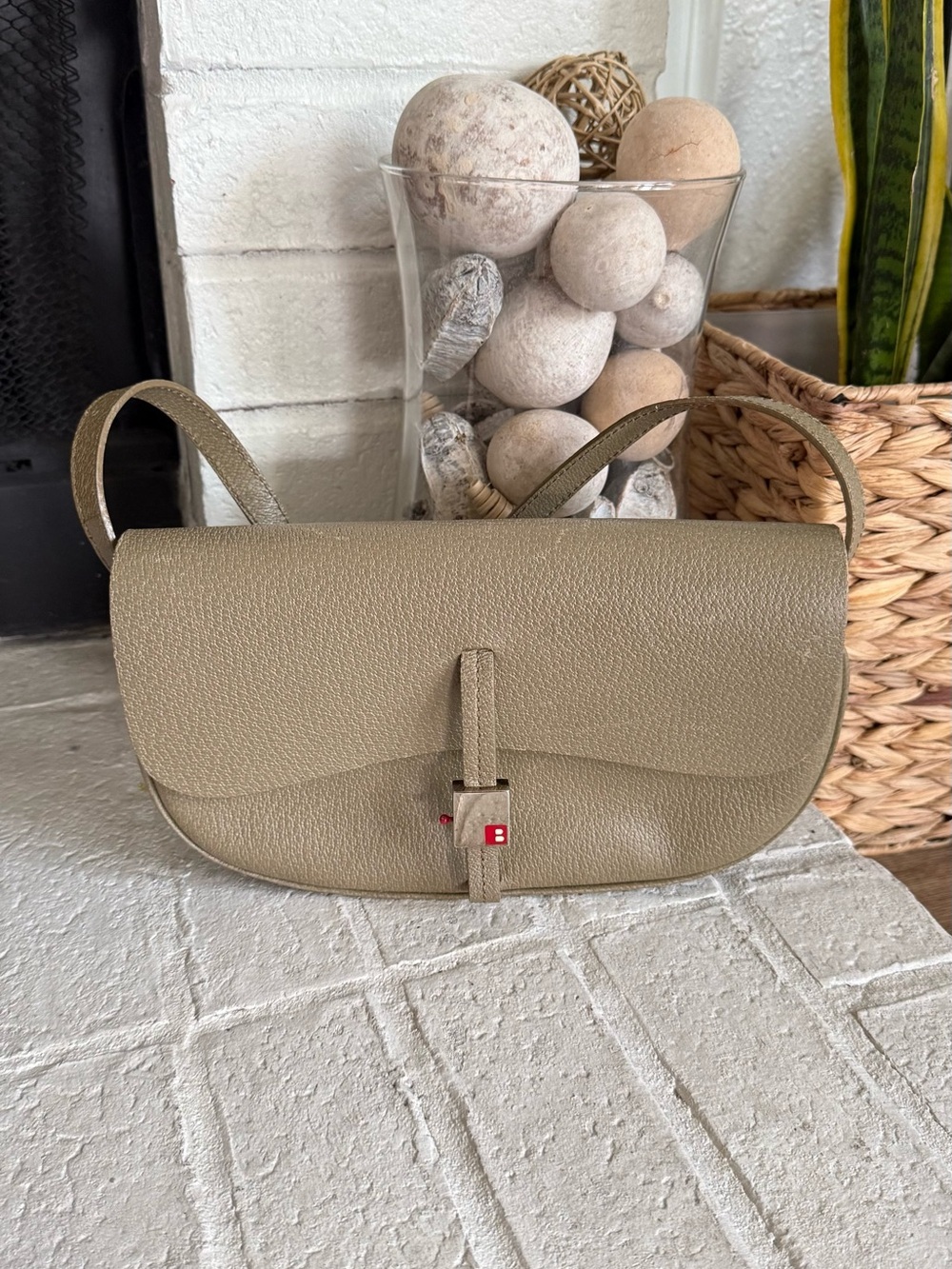 Bally Y2K Taupe Pebbled Leather Crossbody Bag Minimalist Shoulder Purse